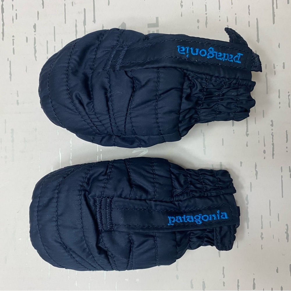 Patagonia Gloves 3-6 Month NWOT